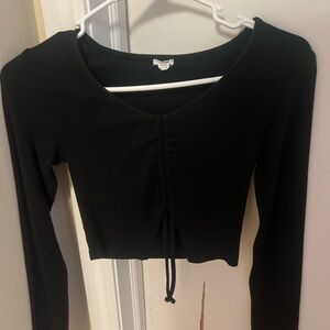 Black garage scrunch long sleeve top